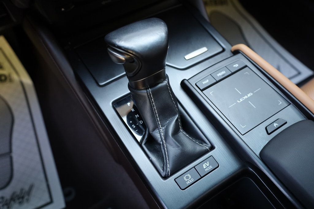 2019 Lexus ES 300h Luxury photo 41
