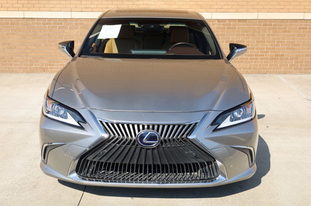 2019 Lexus ES 300h Luxury photo 7