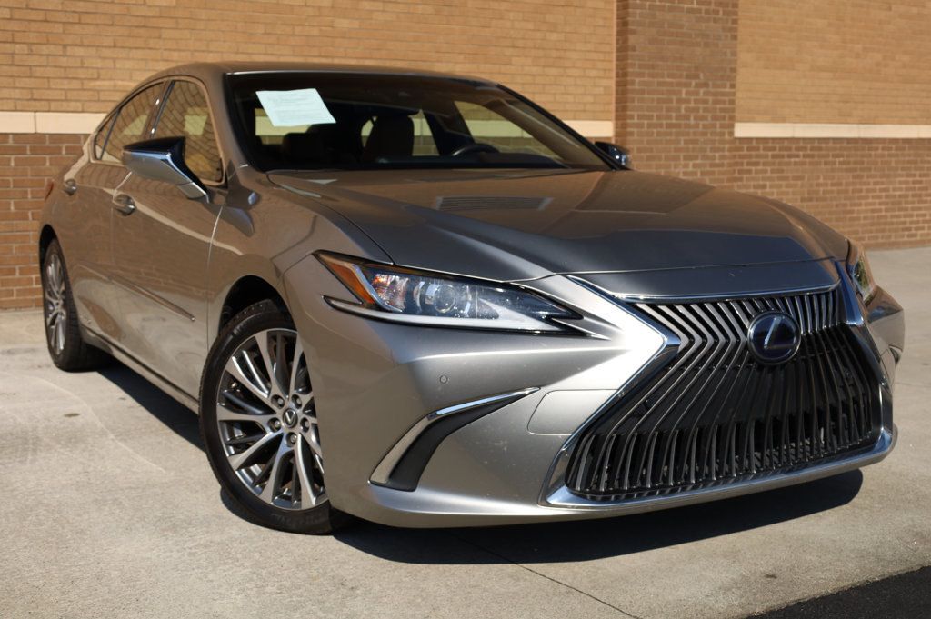2019 Lexus ES 300h Luxury photo 8