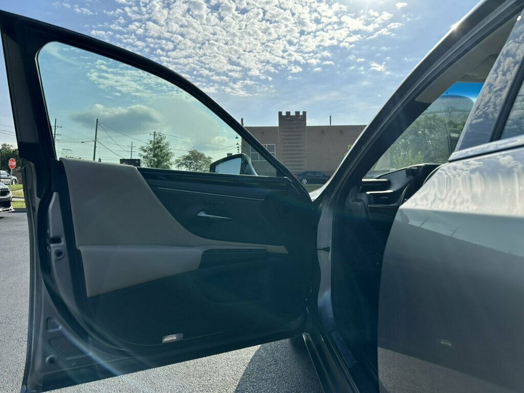 2019 Lexus ES ES 350 FWD - 23073131 - 17
