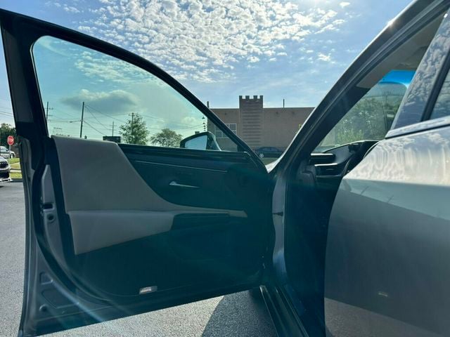 2019 Lexus ES ES 350 FWD - 23073131 - 17