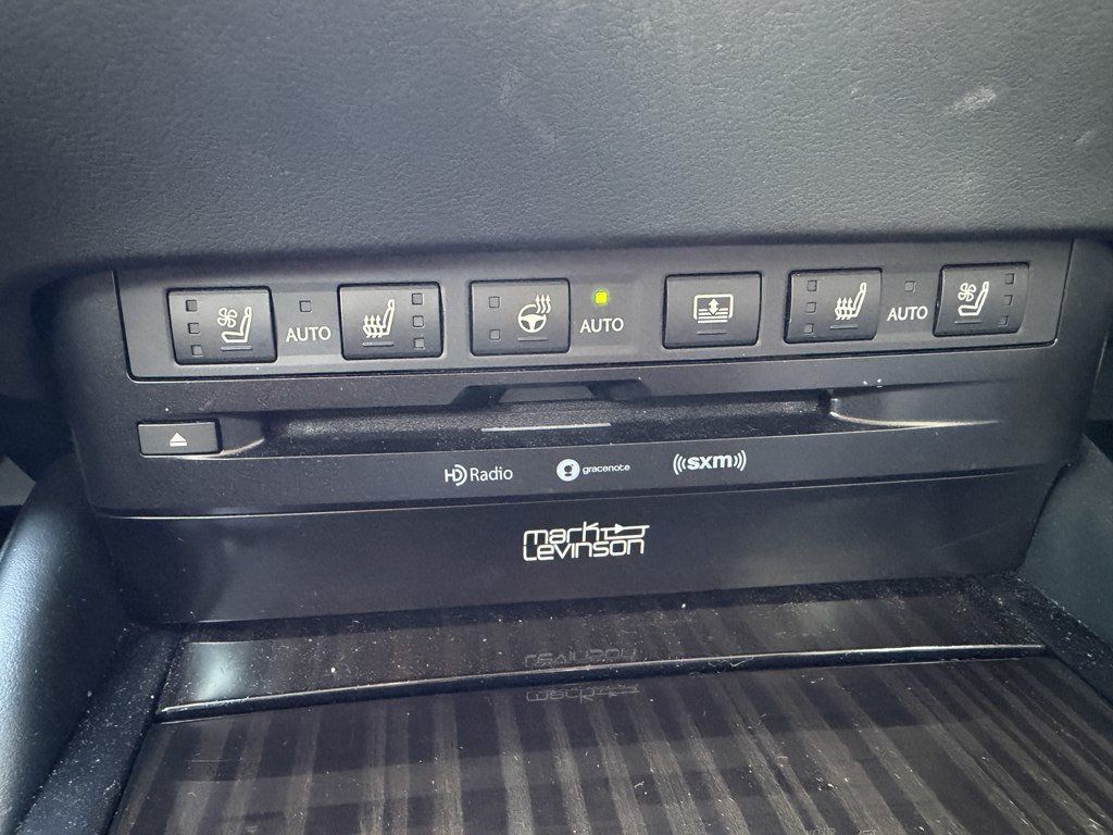 2019 Lexus ES LUXURY - 23073362 - 19