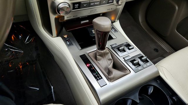 2019 Lexus GX GX 460 Luxury 4WD with Driver Support & Sport Design Packages - 22945312 - 16