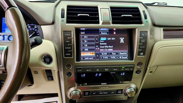 2019 Lexus GX GX 460 Luxury 4WD w/ Mark Levinson Audio - 23082885 - 17