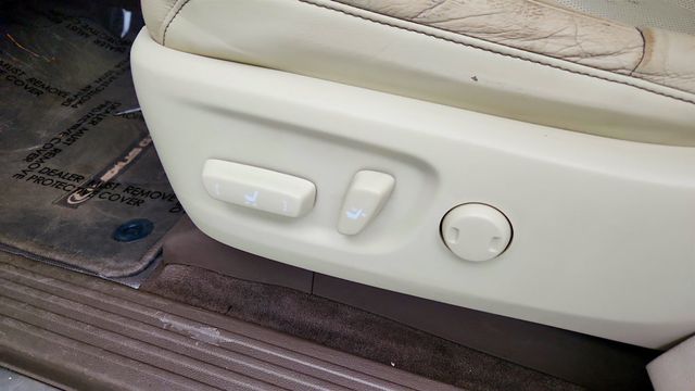 2019 Lexus GX GX 460 Premium 4WD w/ Premium Package & Blind Spot Monitor - 23005640 - 11