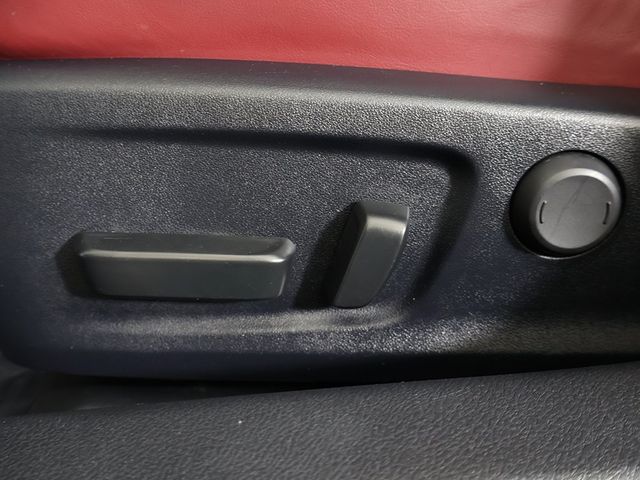 2019 Lexus IS IS 300 AWD - 22991861 - 34