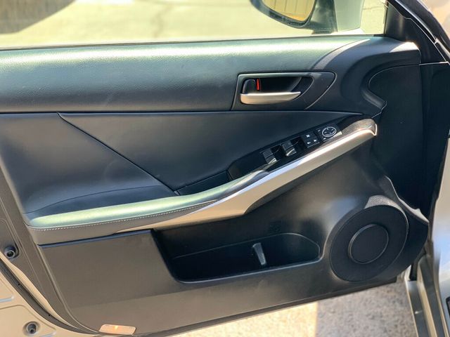 2019 Lexus IS IS 300 RWD - 23035282 - 17
