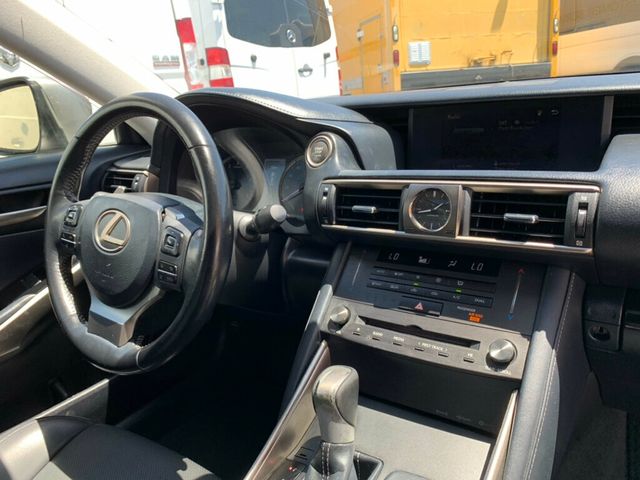 2019 Lexus IS IS 300 RWD - 23035282 - 24