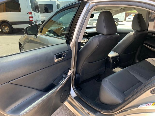 2019 Lexus IS IS 300 RWD - 23035282 - 26