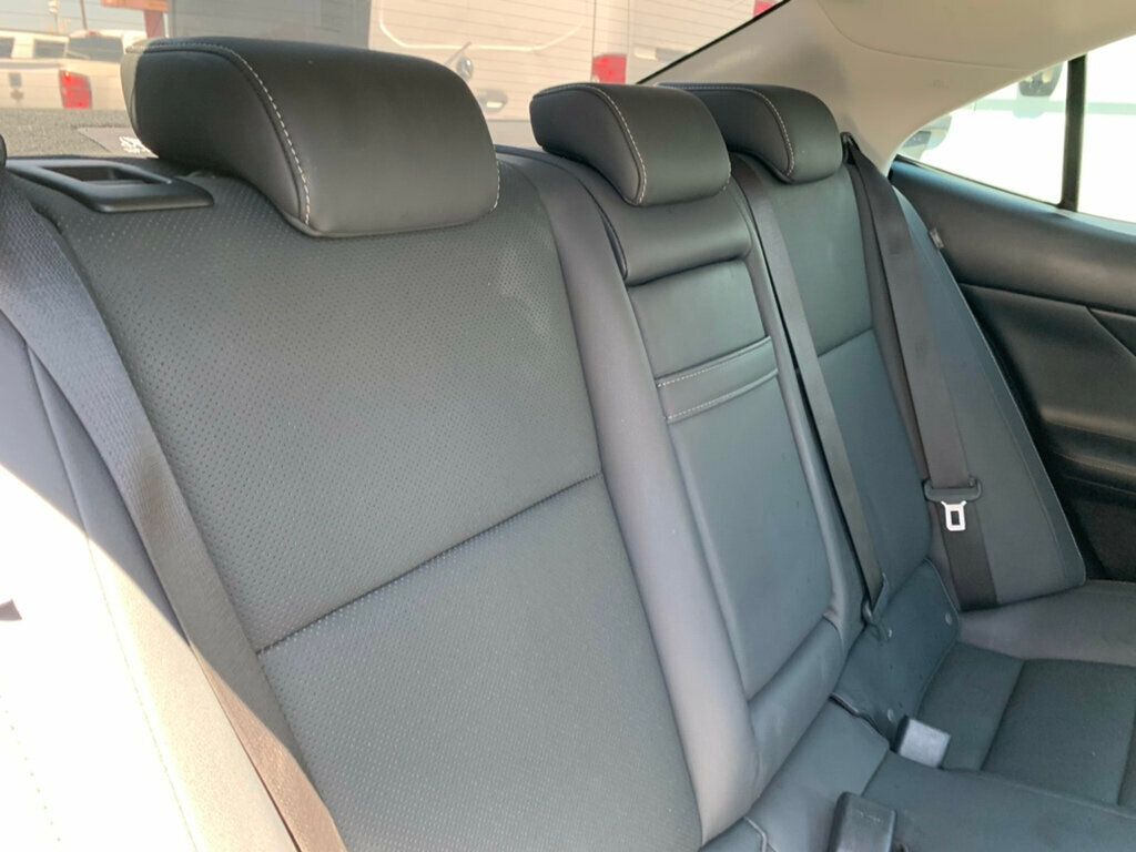 2019 Lexus IS IS 300 RWD - 23035282 - 34