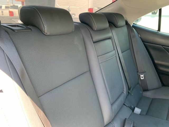 2019 Lexus IS IS 300 RWD - 23035282 - 34
