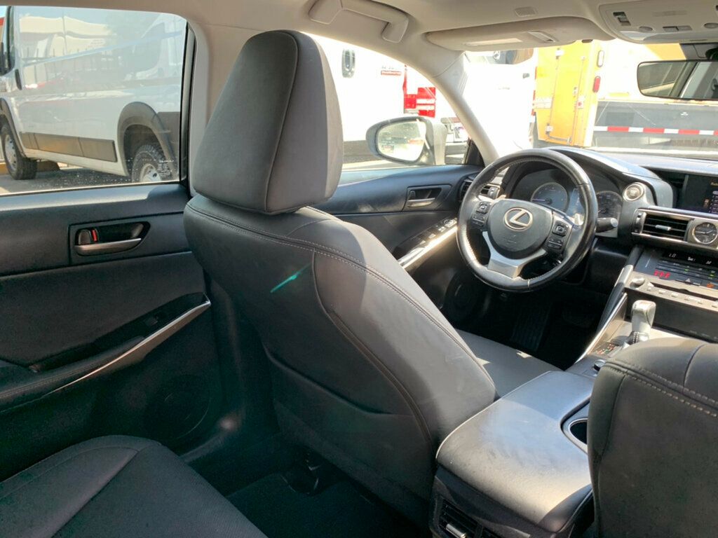 2019 Lexus IS IS 300 RWD - 23035282 - 36