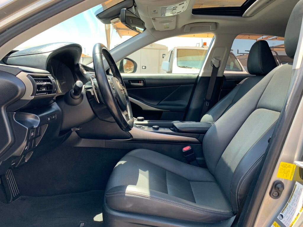 2019 Lexus IS IS 300 RWD - 23035282 - 3
