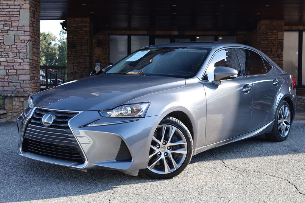 2019 Lexus IS 300 photo 2