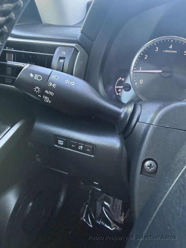 2019 Lexus IS IS 300 W/ADAPTIVE CRUISE, MOONROOF, TWIN TURBO - 23088636 - 17