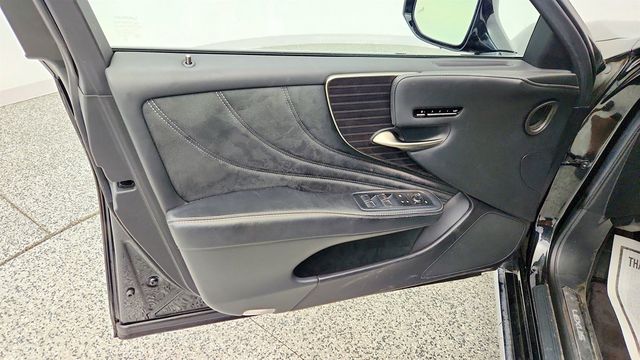2019 Lexus LS LS 500 AWD w/ Illuminated Door Sills - 23013651 - 10
