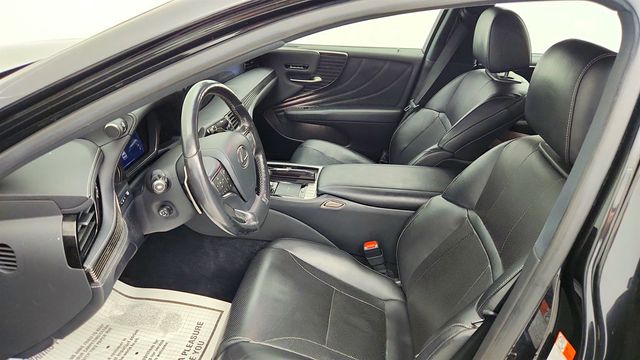 2019 Lexus LS LS 500 AWD w/ Illuminated Door Sills - 23013651 - 19