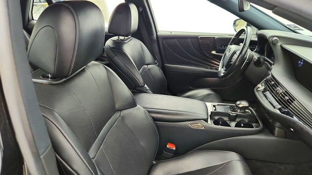 2019 Lexus LS LS 500 AWD w/ Illuminated Door Sills - 23013651 - 23