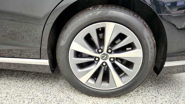 2019 Lexus LS LS 500 AWD w/ Illuminated Door Sills - 23013651 - 8