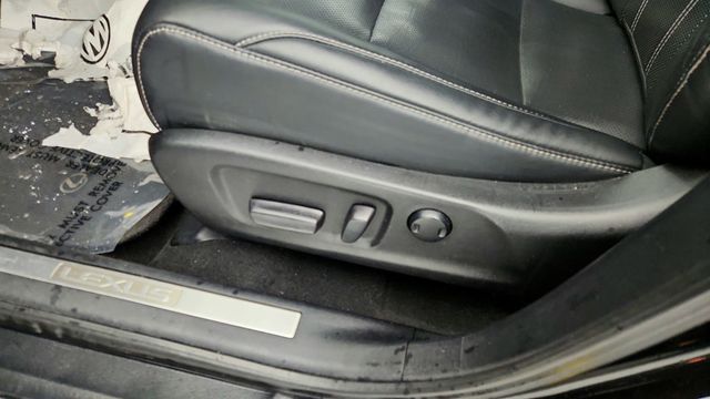 2019 Lexus RX RX 350 AWD w/ Navigation, Power Moonroof, Premium Package & BLIS - 22953895 - 10