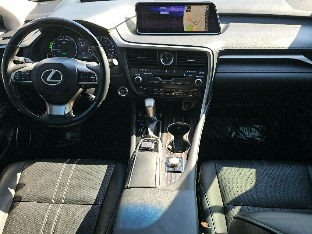 2019 Lexus RX 450hL Luxury AWD photo 2