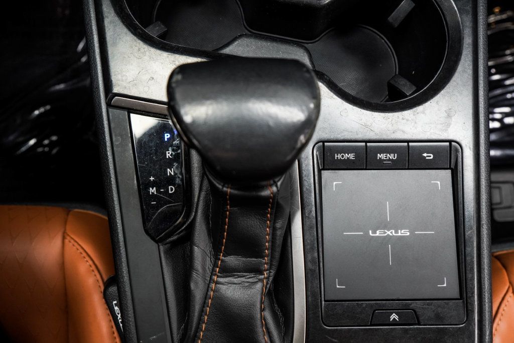Lexus UX photo 28