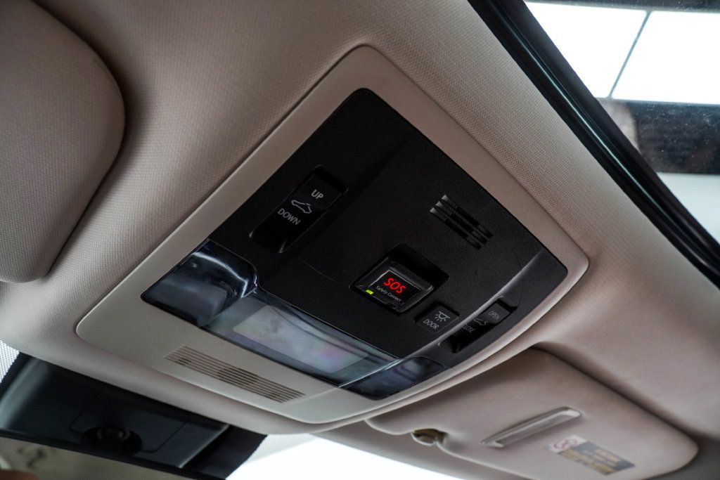 Lexus UX photo 41