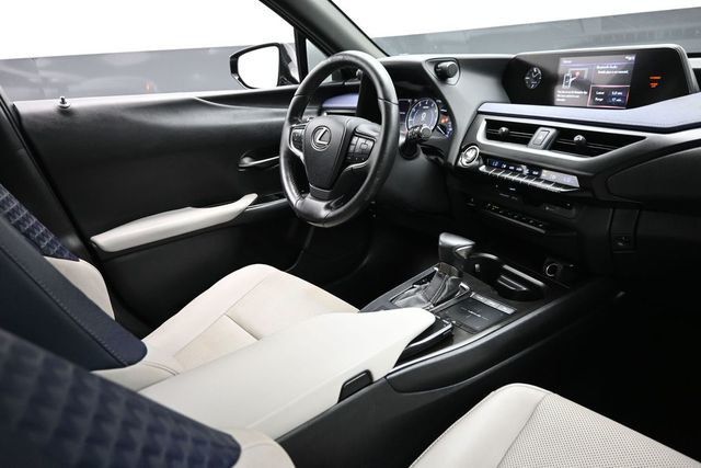 2019 Lexus UX UX 200 FWD - 23035779 - 18