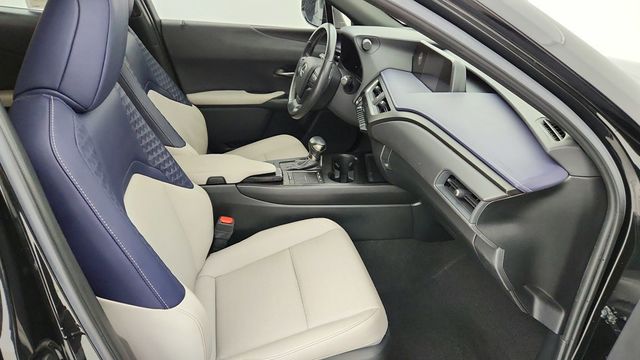 2019 Lexus UX UX 200 with Moonroof and Blind Spot Monitor - 22941422 - 24