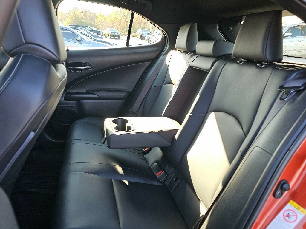 2019 Lexus UX UX 250h AWD - 22946560 - 18