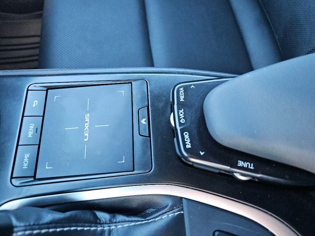 2019 Lexus UX UX 250h AWD - 22946560 - 36