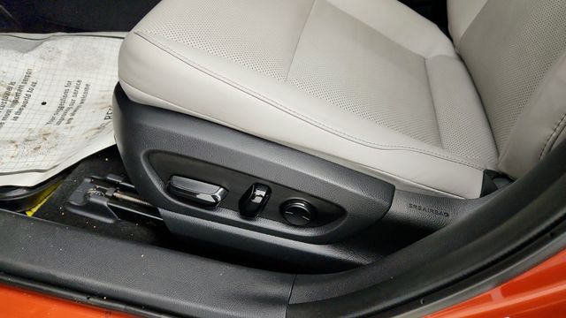 2019 Lexus UX UX 250h AWD with Premium Package & Parking Assist - 22947412 - 10