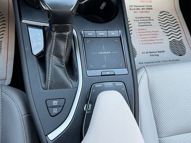 2019 Lexus UX UX 250h Luxury AWD - 23057654 - 30