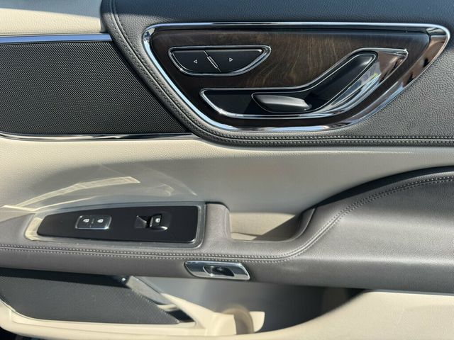 2019 Lincoln Continental Select AWD - 23058229 - 17