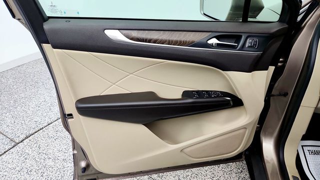 2019 Lincoln MKC Reserve AWD w/ 2.3L Turbo, Technology Pkg & Climate Pkg - 23091311 - 10
