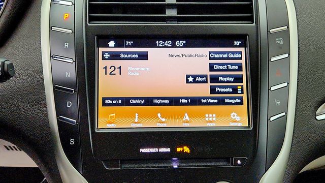 2019 Lincoln MKC Reserve AWD w/ 2.3L Turbo, Technology Pkg & Climate Pkg - 23091311 - 18