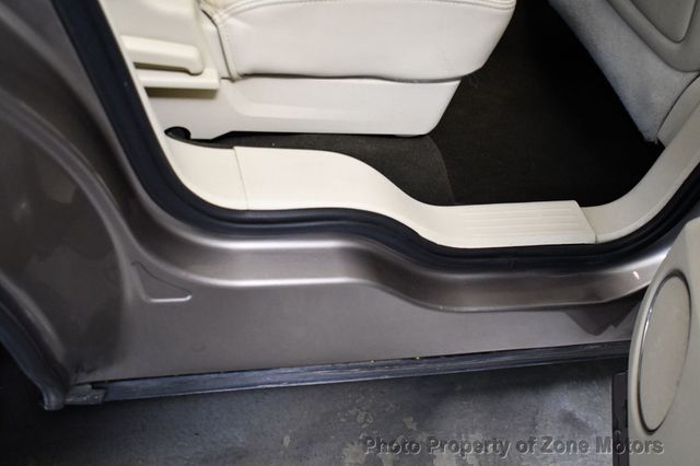 2019 Lincoln MKT 3.5L AWD Reserve - 23071606 - 17
