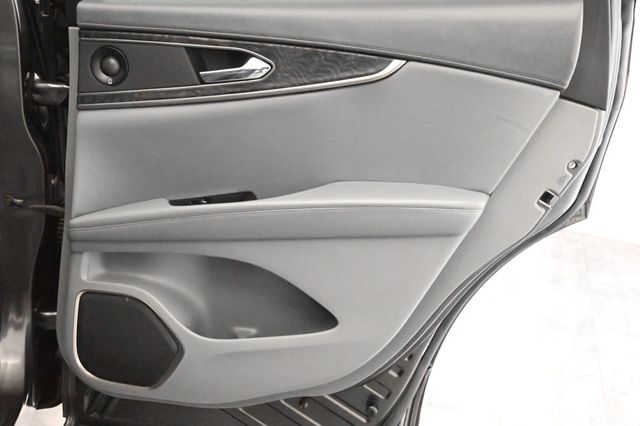 2019 Lincoln Nautilus Reserve - 22928211 - 18