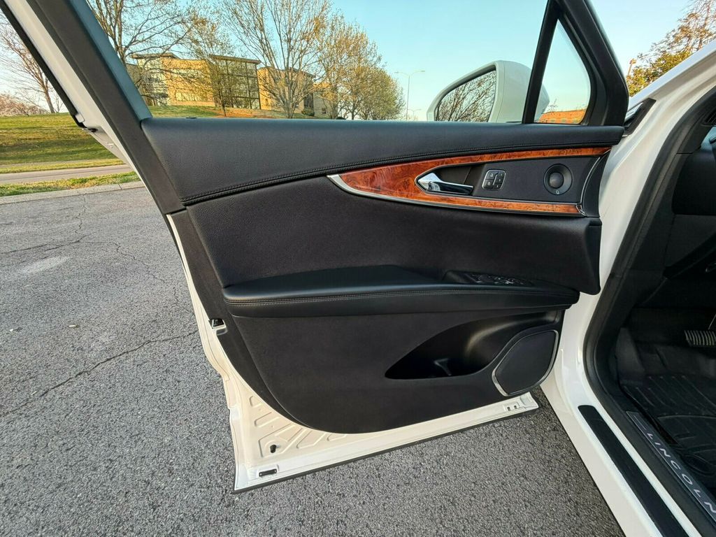 2019 Lincoln Nautilus Reserve, ALL Wheel Drive, Tech Package, Driver Assist Package - 22998312 - 9