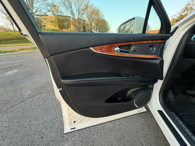 2019 Lincoln Nautilus Reserve, ALL Wheel Drive, Tech Package, Driver Assist Package - 22998312 - 9