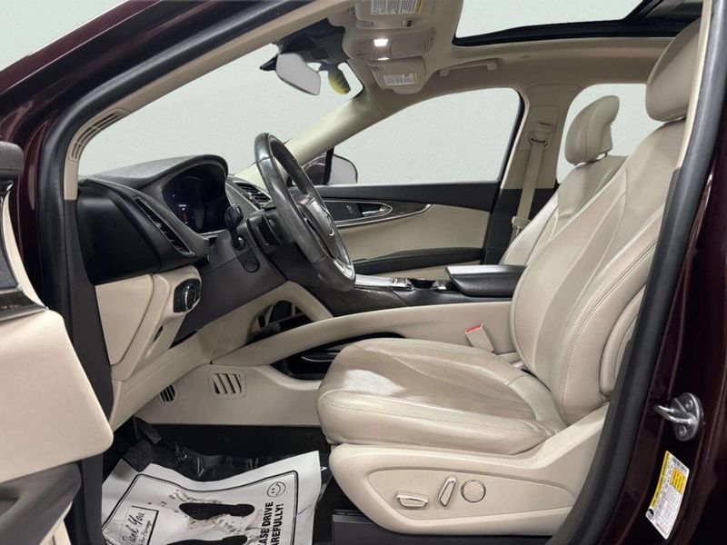 2019 Lincoln Nautilus Reserve AWD - 22982274 - 13