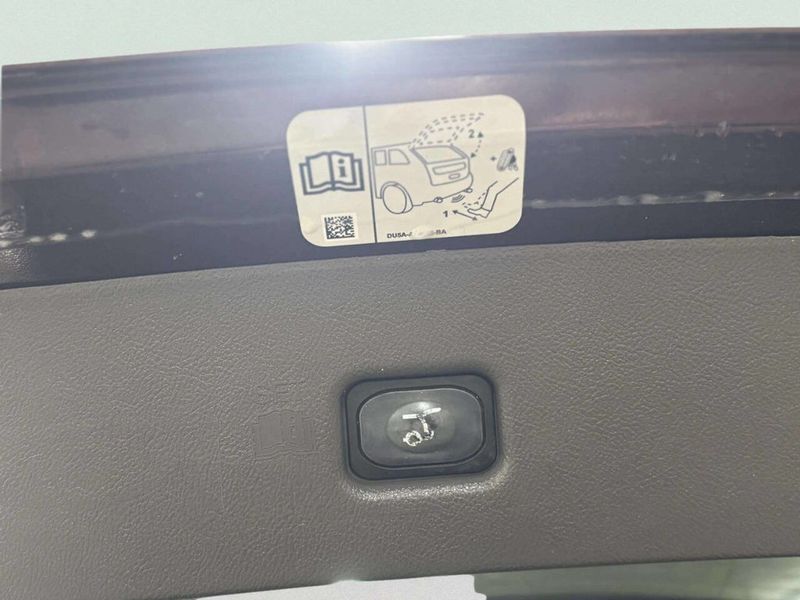 2019 Lincoln Nautilus Reserve AWD - 22982274 - 18