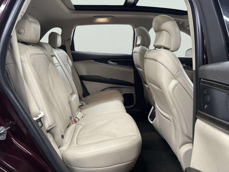 2019 Lincoln Nautilus Reserve AWD - 22982274 - 20