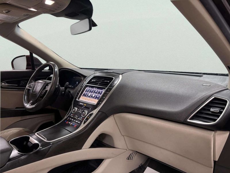 2019 Lincoln Nautilus Reserve AWD - 22982274 - 22