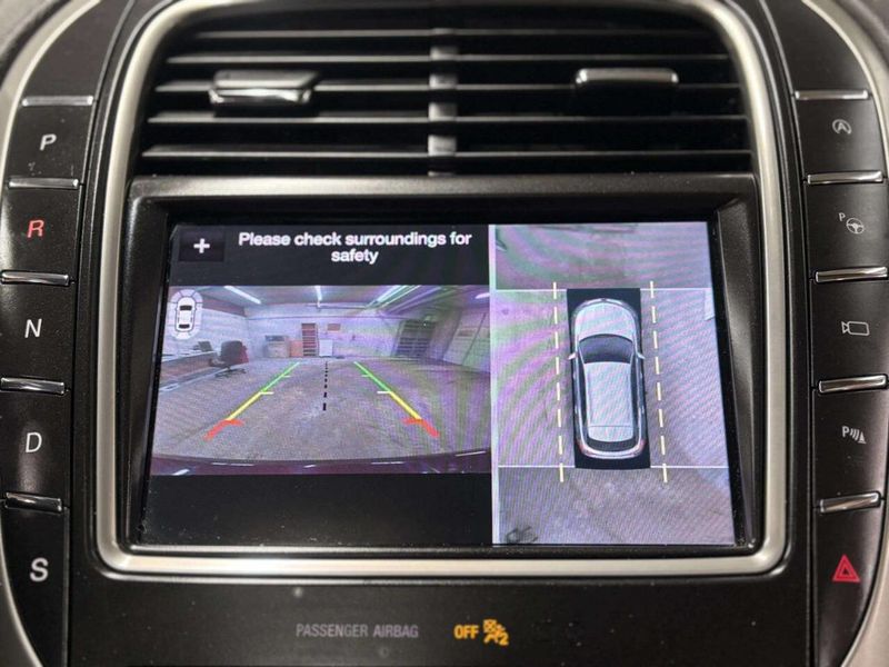 2019 Lincoln Nautilus Reserve AWD - 22982274 - 28