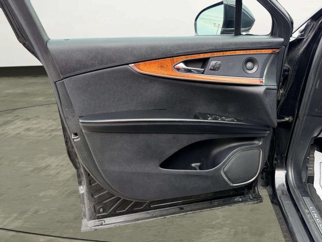 2019 Lincoln Nautilus Reserve AWD - 23037396 - 14