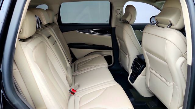 2019 Lincoln Nautilus Reserve AWD w/ Tech Package & Driver Assistance - 23086773 - 22