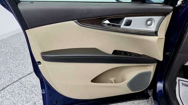 2019 Lincoln Nautilus Reserve AWD w/ Ultimate, Technology & Driver Assistance Packages - 22969119 - 9