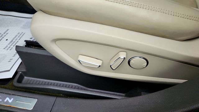 2019 Lincoln Nautilus Reserve AWD w/ Ultimate, Technology & Driver Assistance Packages - 22969119 - 10