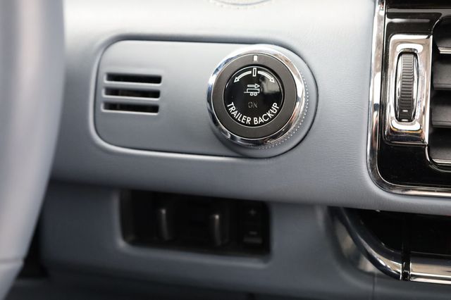 2019 Lincoln Navigator 4x4 Black Label - 22947444 - 34